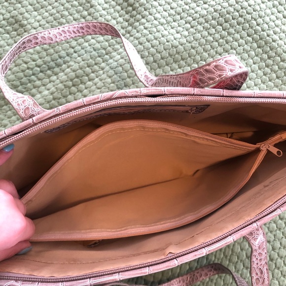 *Imitation* Dolce & Gabbana Large Tote Bag - Picture 7 of 12